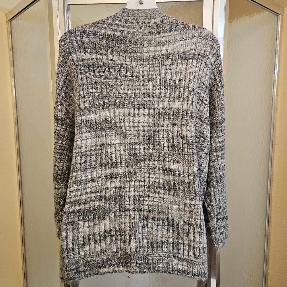 Cozy Ribbed Knit Sweater - Gray - Picture 5 of 6